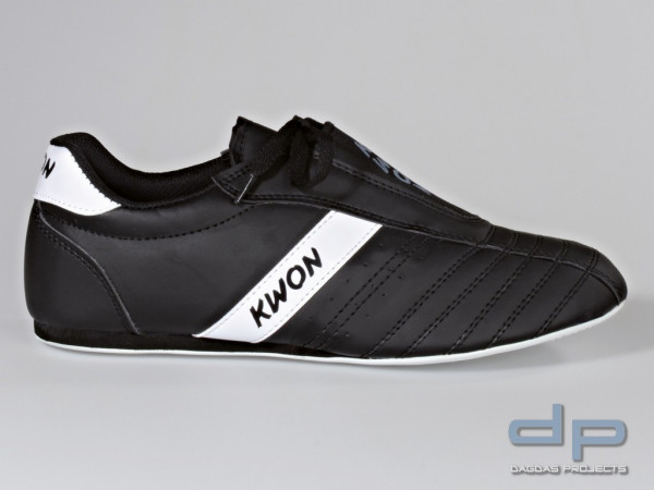 Dynamic Kampfsportschuhe in verschiedenen